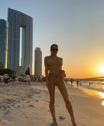 🦋 Живу в Москве и готова стать твоим личным оазисом наслаждения. 💋
Я истинная мастерица в искусстве соблазнения, мое обаяние и опыт покорят даже самых требовательных гурманов. Вместе мы окунемся в мир запретных удовольствий, где все твои мечты сбудутся. 😈
Мои услуги включают все, что ты только пожелаешь: от страстных эротических массажей и ролевых игр до разнообразных сексуальных экспериментов. 🌶️ Мой улыбчивый характер и нежные руки доставят тебе божественное наслаждение. 💫
Моими постоянными клиентами отмечают мою невероятную привлекательность и умение проникнуть в самую глубину их желаний. Отзывы о моей работе говорят сами за себя – я настоящая звезда в своем деле! ⭐
Погрузись в мир сладострастных наслаждений со мной и украденные мгновения станут самыми запоминающимися моментами в твоей жизни! 🌹 Не упускай возможность испытать истинный эротический фейерверк со мной в Москве! 🔥 Злата